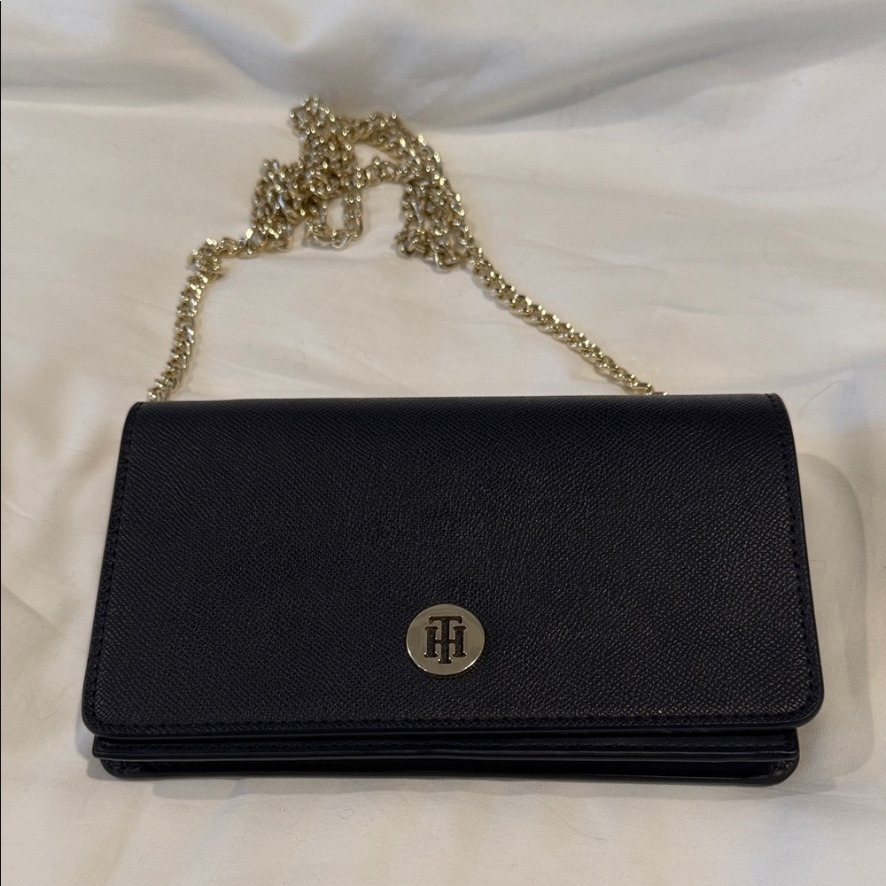 Tommy Hilfiger Navy Blue Wallet Clutch or Crossbody. Fits a iPhone 16 pro.